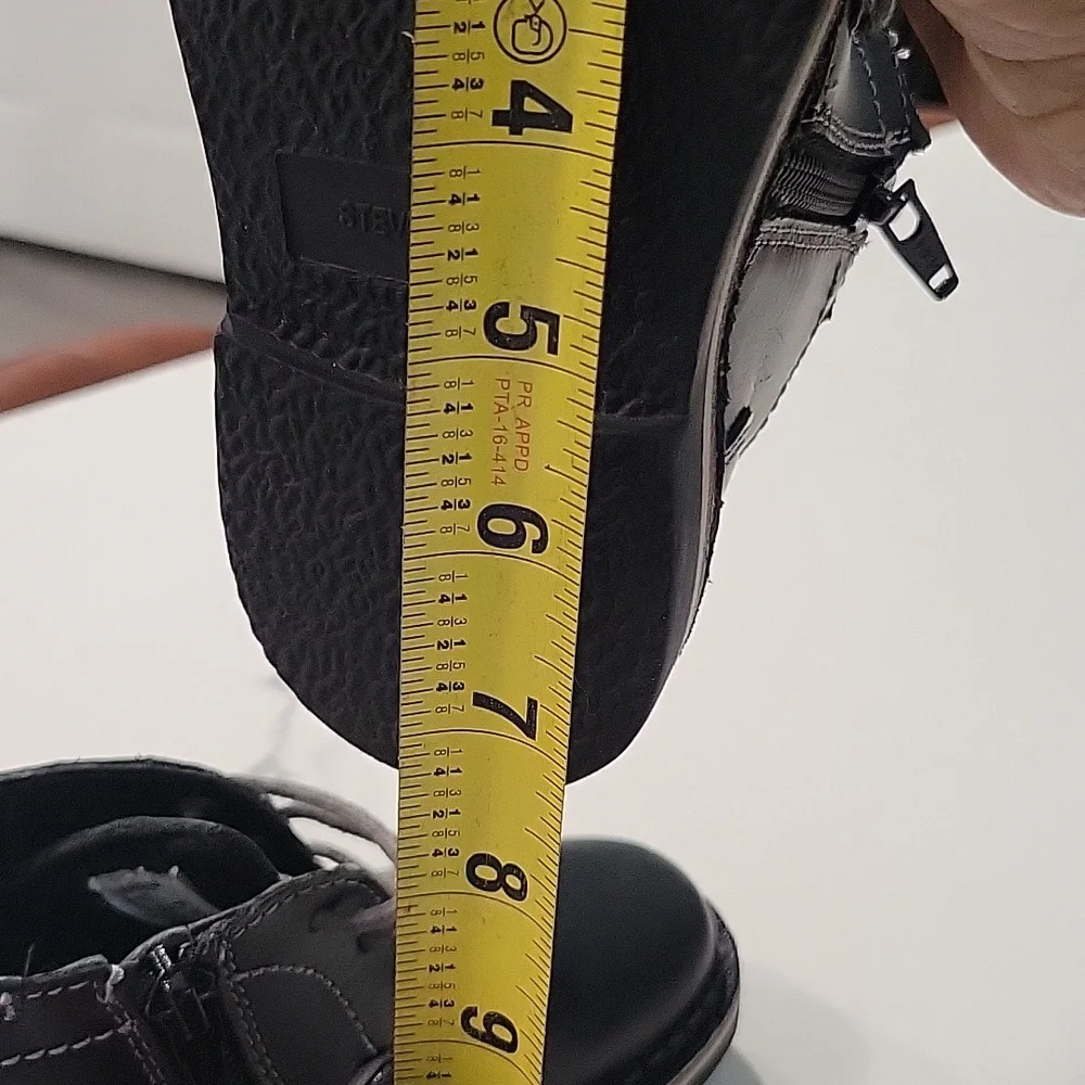 Steve Madden Boy's Harkeen Chukka Boot Size 11T